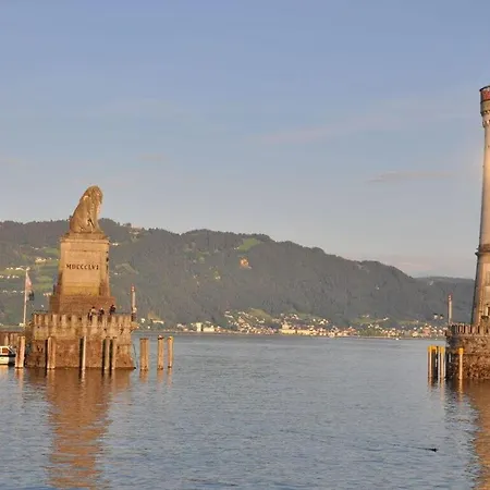 Сasa de vacaciones Beech Modern Retreat *