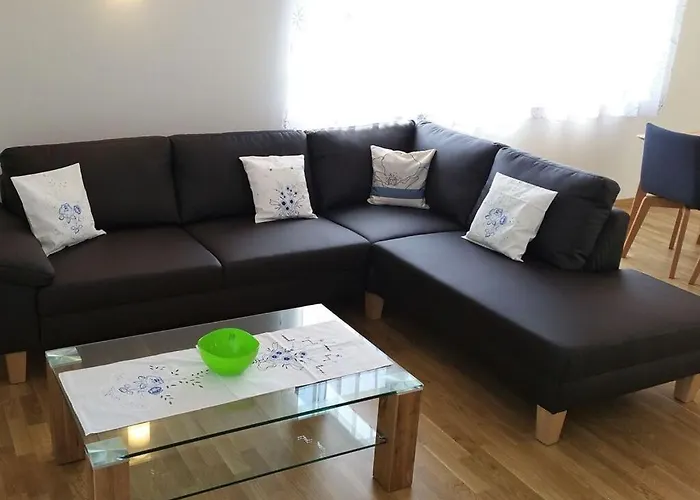 Beech Modern Retreat Hodingen