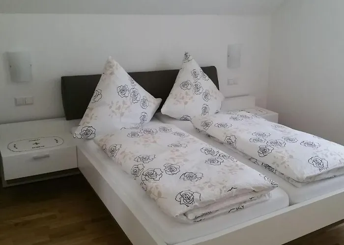 Beech Modern Retreat *